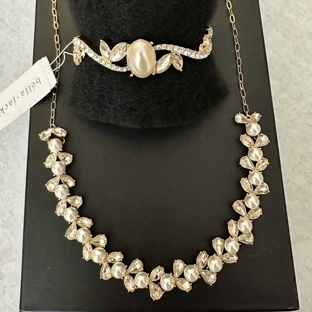 Bella Jack necklace and bracelet Jewelry Set pearl-like gold-tone rhinestone
